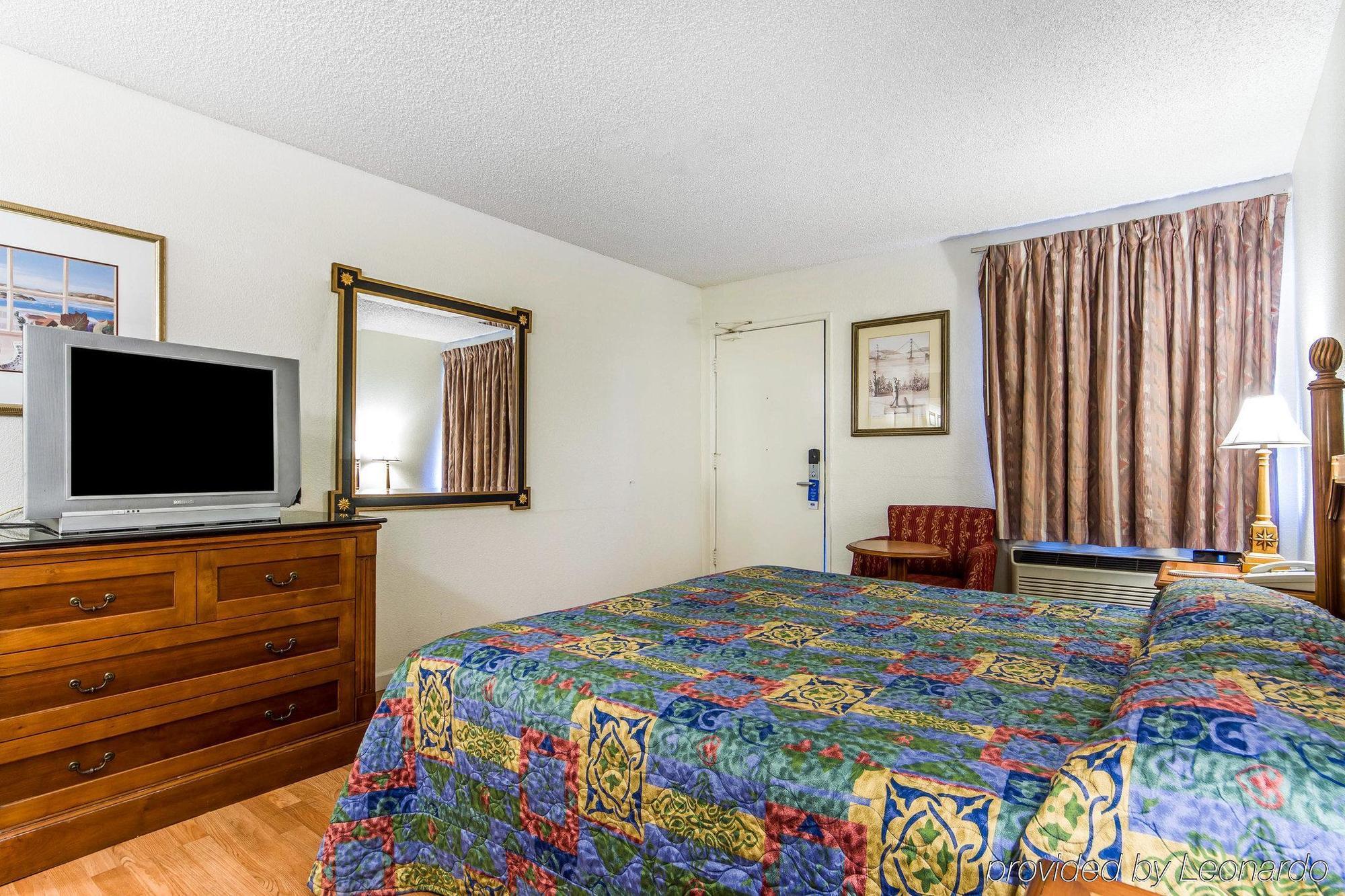 Rodeway Inn Vallejo Ngoại thất bức ảnh