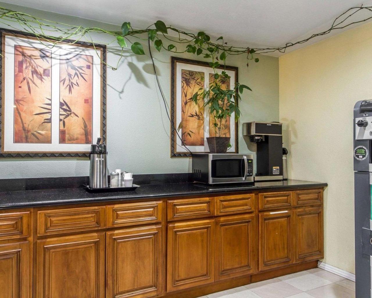 Rodeway Inn Vallejo Ngoại thất bức ảnh