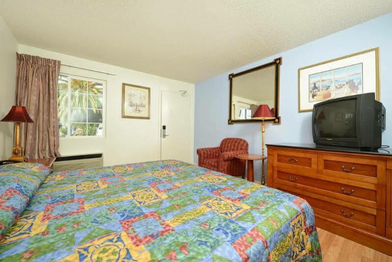 Rodeway Inn Vallejo Ngoại thất bức ảnh